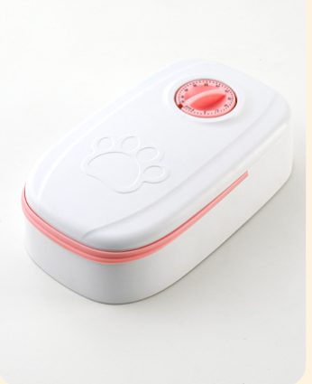 Automatic food dispenser for pets